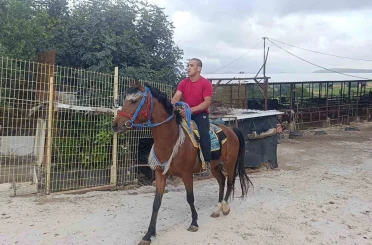Evden işe giderken yürüdüğü 12 kilometrelik yolla atletizme merak sardı 