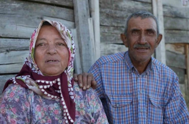 Evleri yanan kadın gözyaşı döken eşini teselli etti: "Ağlama, canımıza bir şey olmadı" 