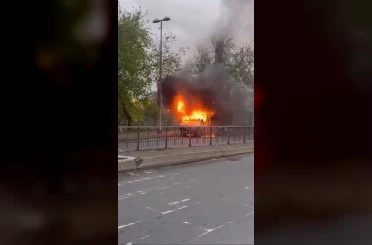 Eyüpsultan’da kamyonet alev alev yandı 