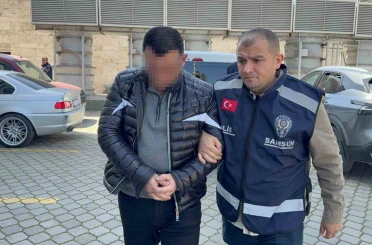 Fabrika müdürünün evinde cephanelik gibi silah ve malzeme çıktı 