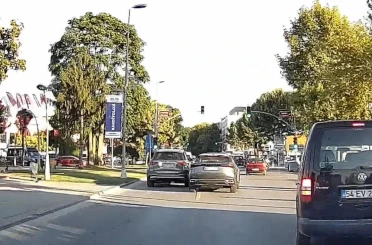 Faciaya davetiye çıkardı: Trafiğin yoğunluğuna aldırmadan makas attı 