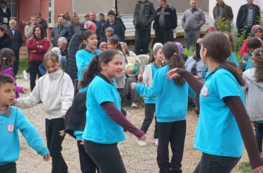 Feke’de geleneksel Hıdırellez şenliği düzenlendi 