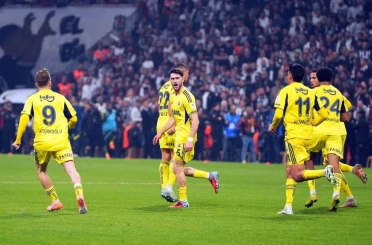 Fenerbahçe, galibiyet serisini derbide de sürdürdü 