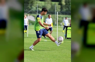 Fenerbahçe, günü çift antrenmanla tamamladı 