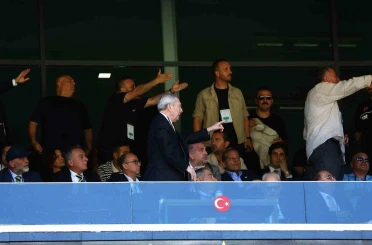 Fenerbahçe olağanüstü seçimli genel kurulunda arbede çıktı 