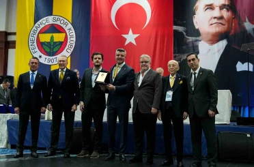 Fenerbahçe’den, Ali Şen’e 50. yıl plaketi 