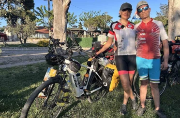 Festival için 2 bin kilometre pedal çevirip Bergama’ya geldiler 