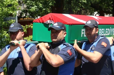 Fethiye’de Zabıta Personeli Ersoy’a duygusal veda 