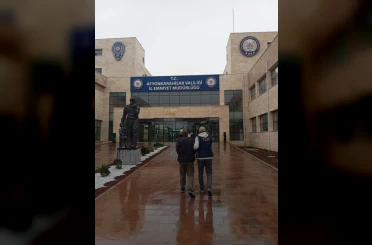 FETÖ’den aranan şahsı polis yakaladı 