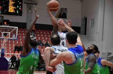 FIBA Avrupa Kupası: Aliağa Petkimspor: 82 - Dinamo BDS Sassari: 70 