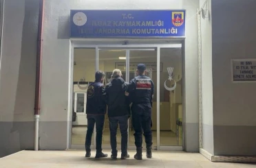 Firari şahıslar jandarmadan kaçamadı 