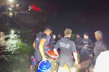 Fırat Nehri’nde su seviyesinin yükselmesi ile mahsur kalan 26 kişi kurtarıldı 