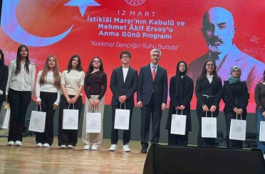 Fotoğraf yarışmasında Türkiye Birincisi Balıkesirli Merve Yakın 