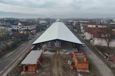 Fuar alanı ve tuhafiyeciler pazaryerinde yoğun tempo 