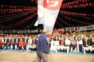 Gaziantepliler 10 yıl önceki heyecanla tek yürek meydanlara indi 