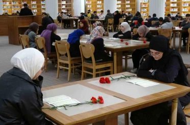 Gaziantep’te 302 öğrenci aynı anda Kuran-ı Kerim’i hatim etti 