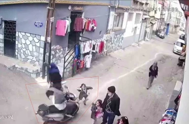 Gaziantep’te dehşete düşüren kaza: Motosiklet küçük kıza çarpıp kaçtı 