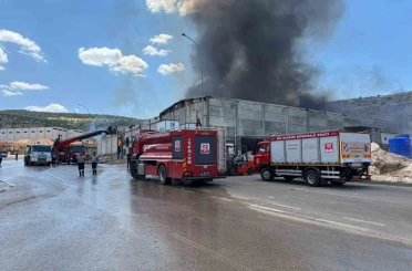 Gaziantep’te fabrika yangını kontrol altına alındı 