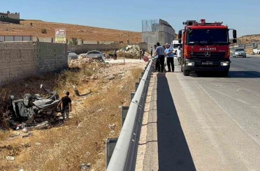 Gaziantep’te hafif ticari aracın çarptığı otomobil ters döndü: Aynı aileden 4’ü çocuk 6 yaralı 