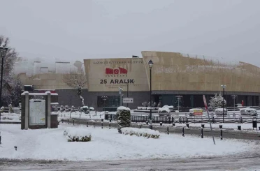 Gaziantep’te kar yağışı sonrası yollar boş kaldı 