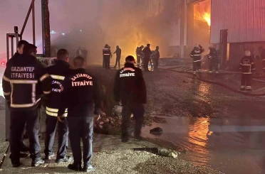Gaziantep’te mobilya fabrikasında yangın 