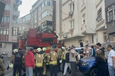 Gaziosmanpaşa’da 4 katlı binada korkutan yangın 