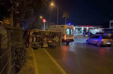Gazipaşa’da devrilen kamyonetin sürücüsü ve eşi yaralandı 