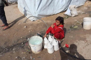 Gazzeli çocuklar enkaz arasında hayat mücadelesi veriyor 