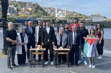 Gazzeli çocuklar için boş sıralar etkinliği yapıldı 