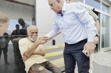 Geçmişini unutup sokaklarda yaşamaya başlayan adam, devletin şefkat elini uzatmasıyla bambaşka bir görünüme kavuştu 