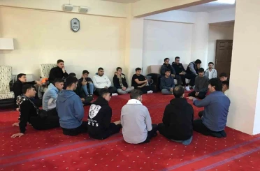 Gediz’deki Üniversite Gençlik Merkezi’nden Şanlıurfalı gençlere sıcak karşılama 