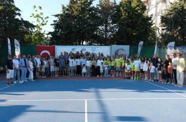 Geleneksel Büyükçekmece Açık Tenis Turnuvası ödül töreni gerçekleşti 