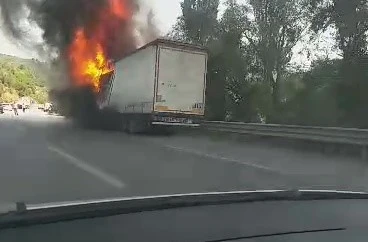 Gemlik’te tır yangını 