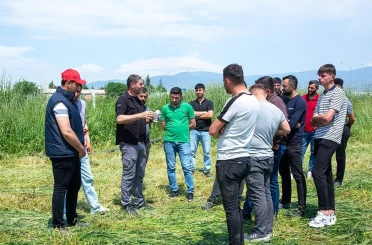 Genç çiftçi akademisinde eğitim saati 