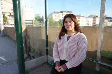 Genç kadın durakta tacizciyi saniye saniye kaydetti: "Ben hovardayım, hovarda" 