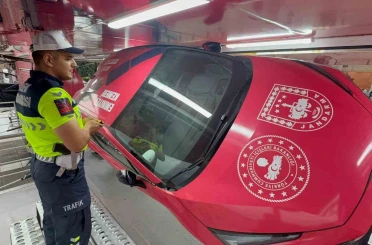 Gençler emniyet kemerinin önemini atılan takla sonrası anladı 