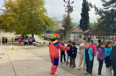 Gençler köy okullarına sevgi, enerji ve üretkenlik taşıdı 