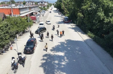 Gerçeğini aratmayan tatbikat: Şahısları yere yatırıp yakaladılar 