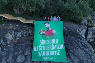 Giresun Adası’nda, Alperen Şengün’e onur posteri 