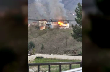 Giresun’da iki katlı ev alev alev yandı 