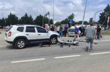 Giresun’da iki otomobilin çarpışması sonucu 1’i çocuk 5 kişi yaralandı 