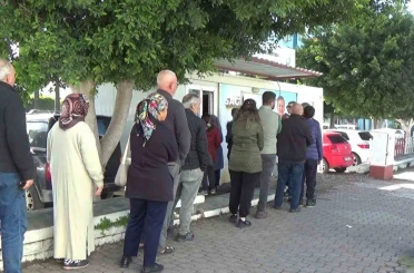 Gizemli hayırsever, Ramazan ayı boyunca günlük 6 bin ekmeği depremzede vatandaşlara ücretsiz dağıtacak 