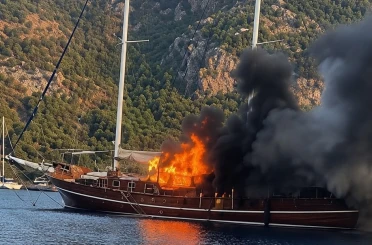 Göcek’te tekne yangını 
