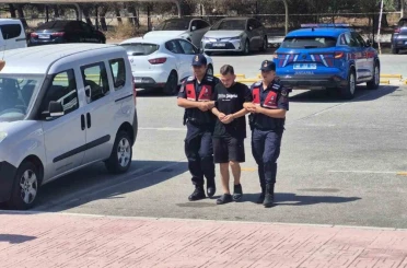 Göçmenlerle birlikte kıskıvrak yakalandı 