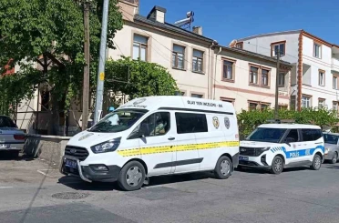 Göğsünden bıçaklanan genç yaralandı 