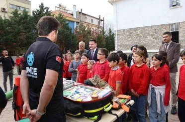 Gökçeada’da çocuklar sağlık ve afet konularında bilgilendirildi 