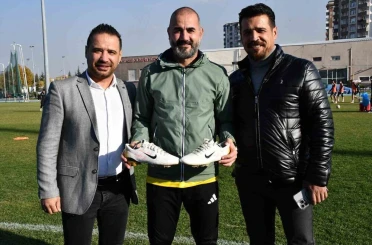 Gökhan Ünal’a sürpriz 