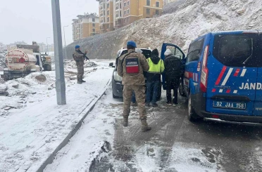 Gölbaşı’nda jandarma vatandaşın güvenliği için nöbette 