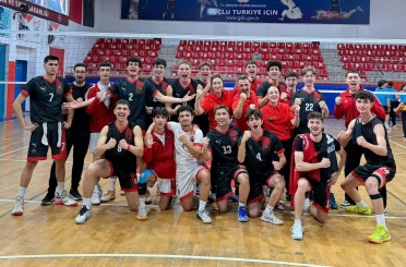 Gölcük Belediyespor Genç Erkek Voleybol Takımı, Türkiye Finalleri’ne yükseldi 