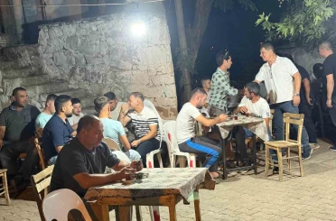Gömeç’te siyasiler yangın mağdurlarını yalnız bırakmadı 